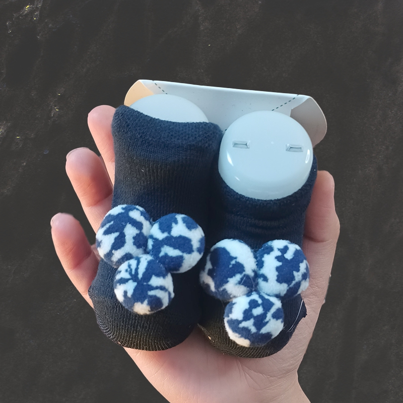 جوراب توپ دار